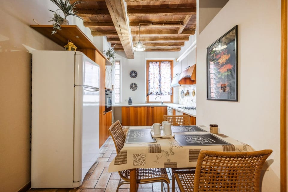 Kitchen or kitchenette, Dining area, heating, oven, air conditioner
