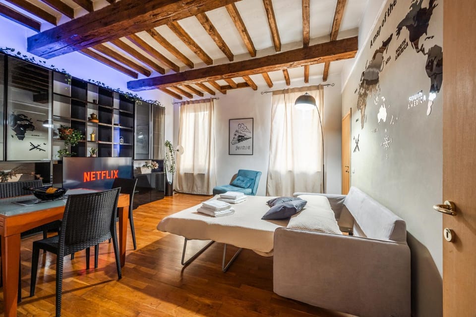 Bed, Living room, Seating area, Dining area