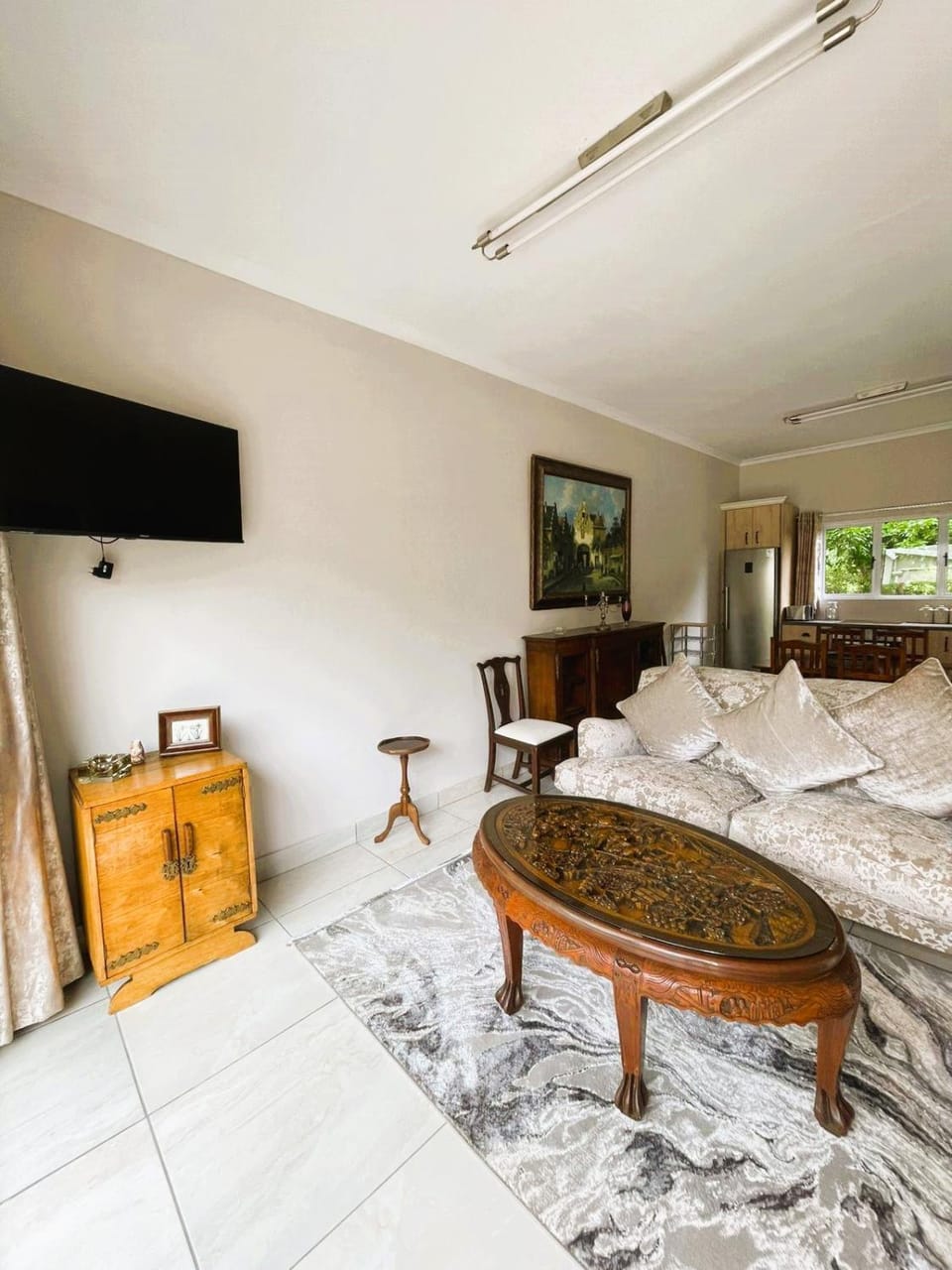 TV and multimedia, Photo of the whole room, Seating area