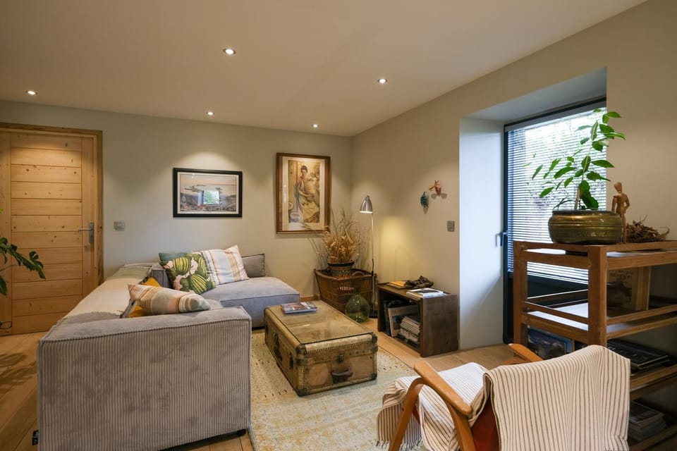 Communal lounge/ TV room, Living room