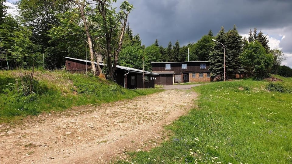 SILVESTROVSKÁ HORSKÁ CHATA až pro 30 lidí Chalet in Saxony