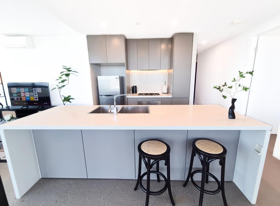 Kitchen or kitchenette, Dining area, oven, stove