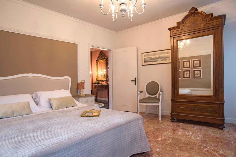 Decorative detail, Bedroom