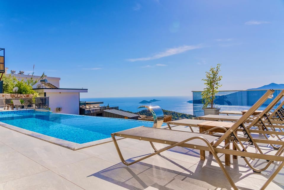 Day, View (from property/room), Balcony/Terrace, Pool view, Sea view, Swimming pool, Swimming pool, sunbed