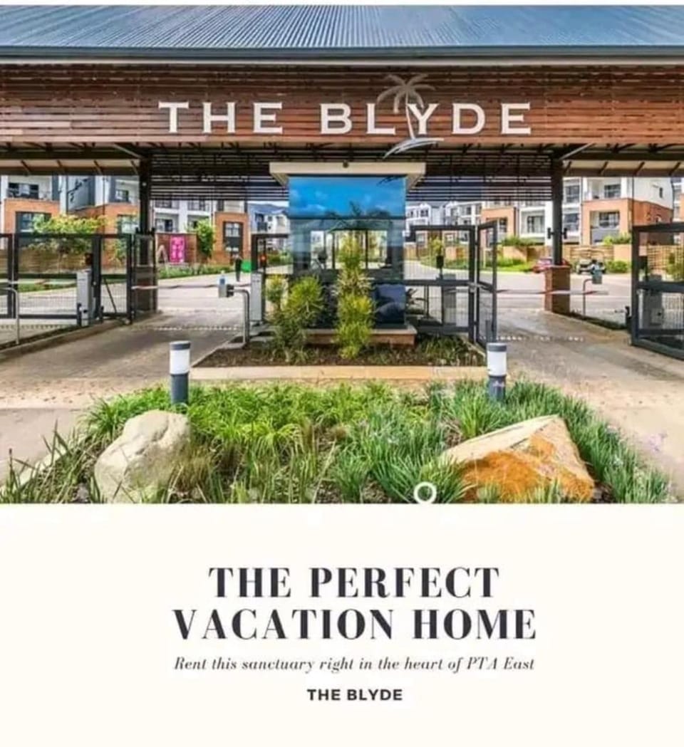 The Blyde Crystal Lagoon - 3 Bedrooms with Lagoon Views Apartment in Pretoria
