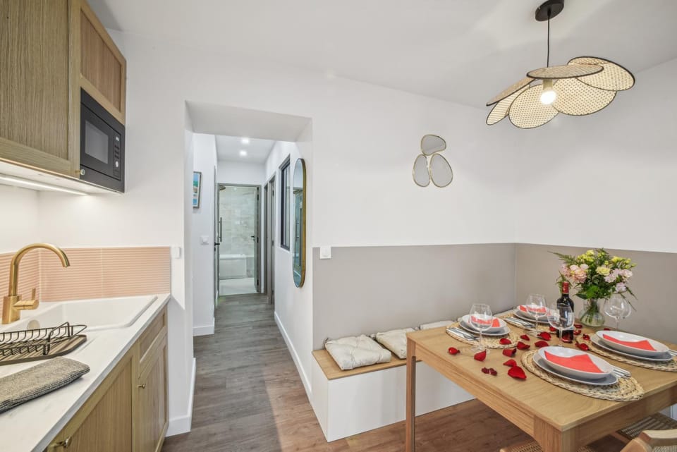Lavie Maison Hot Tub and AC Apartment in Nice