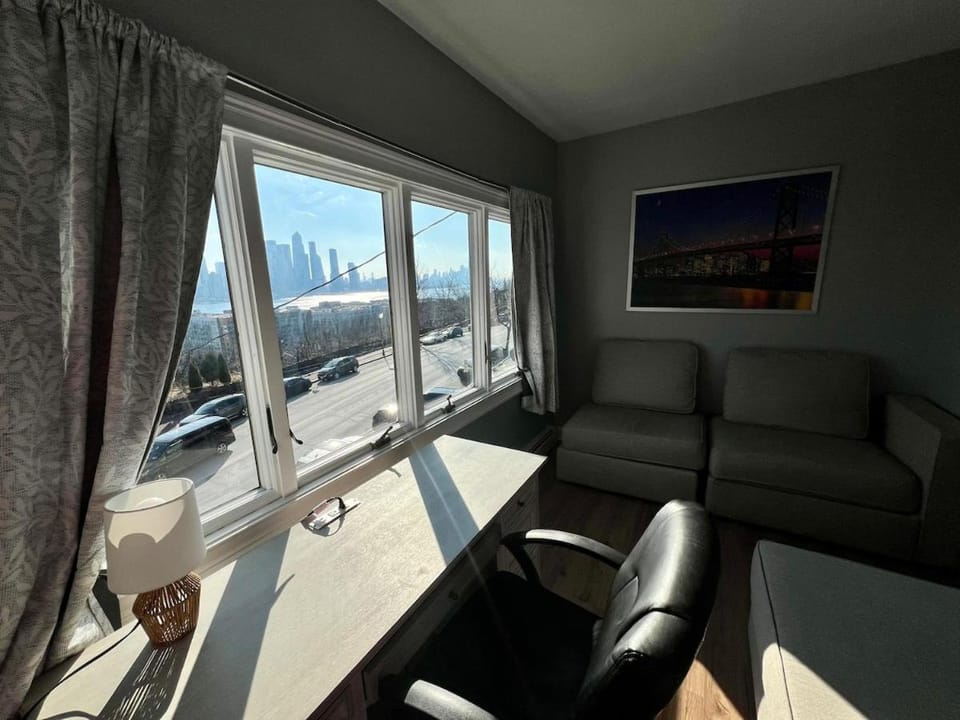 Spacious 3-bedroom Apartment Stunning Views NYC Apartment in Weehawken