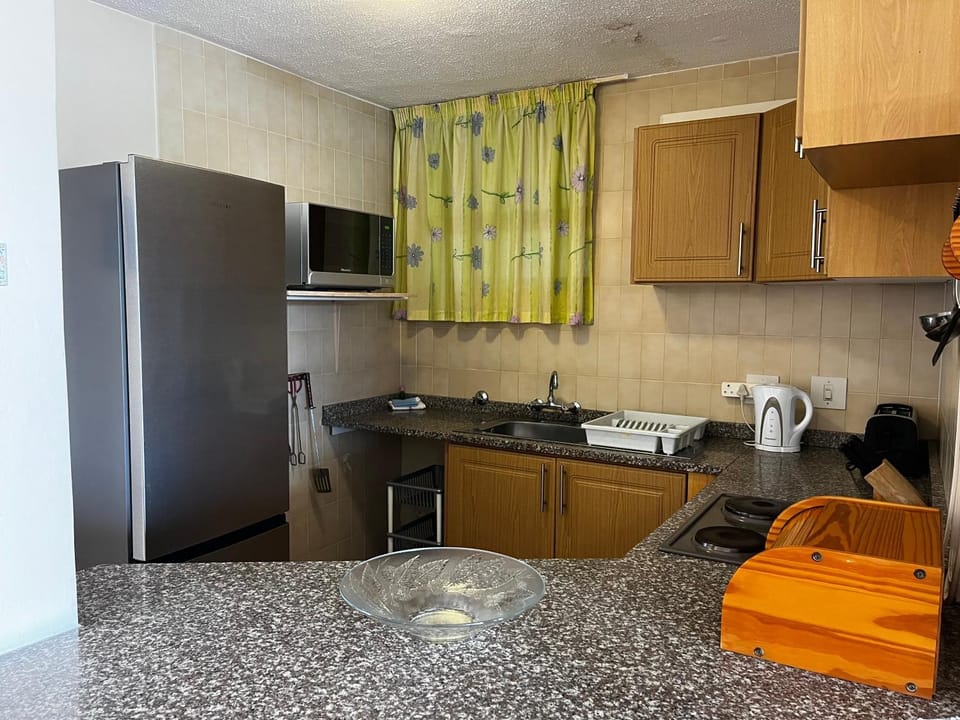 microwave, oven, stove, toaster, kitchen