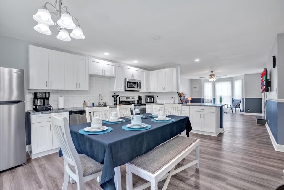 4BR Contractor & Family Stay Fast WiFi House in Clarksville