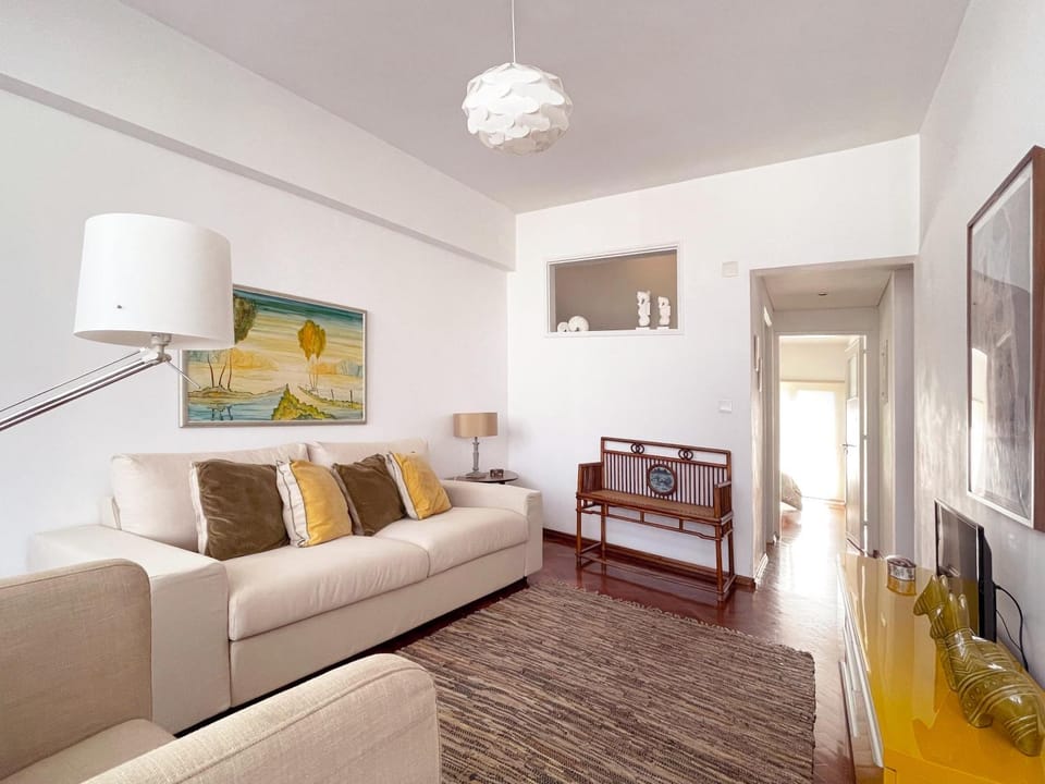TV and multimedia, Living room, Seating area, internet