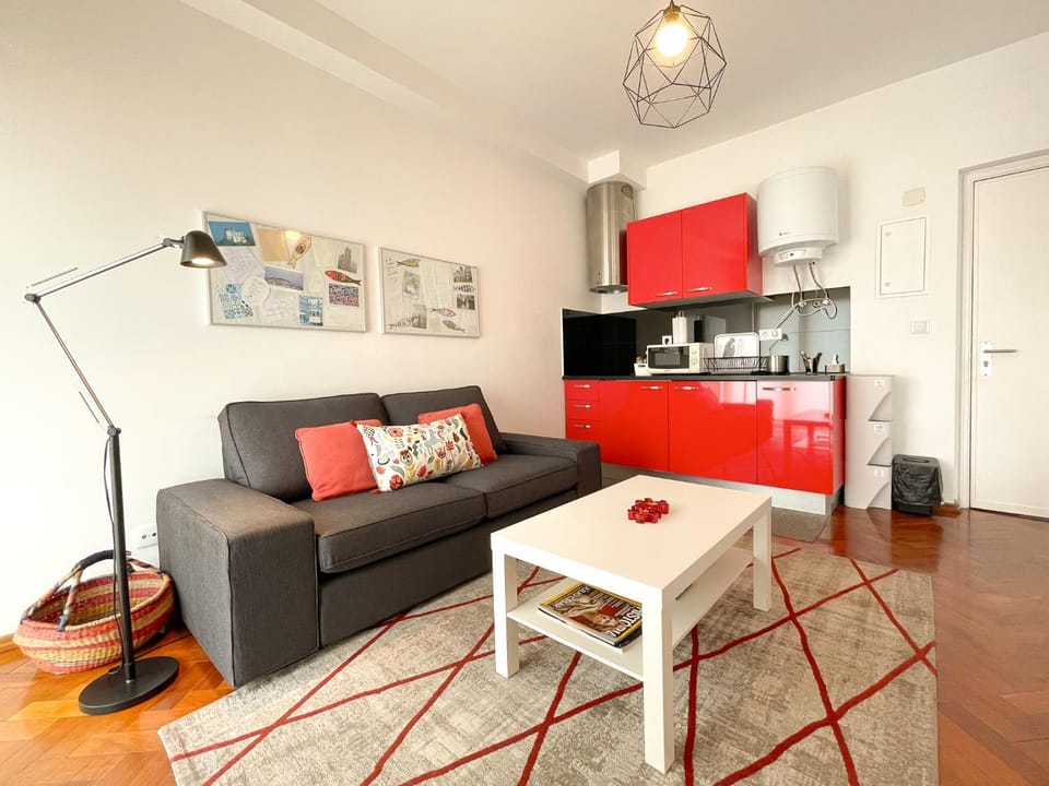 Coffee/tea facilities, Kitchen or kitchenette, Living room, Seating area, Dining area, internet, internet, microwave, minibar, stove, stove, toaster, toaster, washing machine