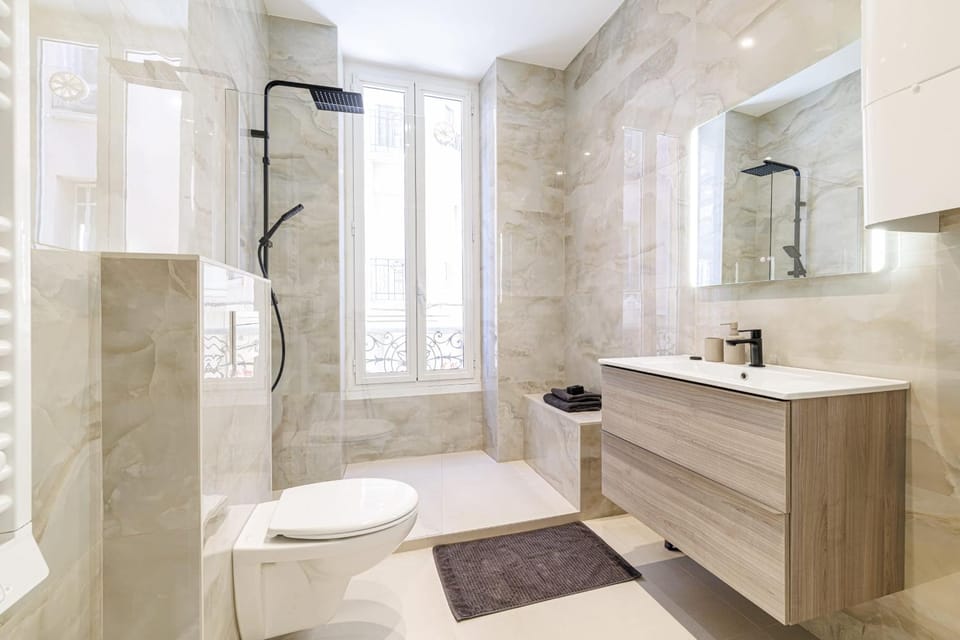 Modern 1 Bedroom 50m from Monaco Apartment in Monaco