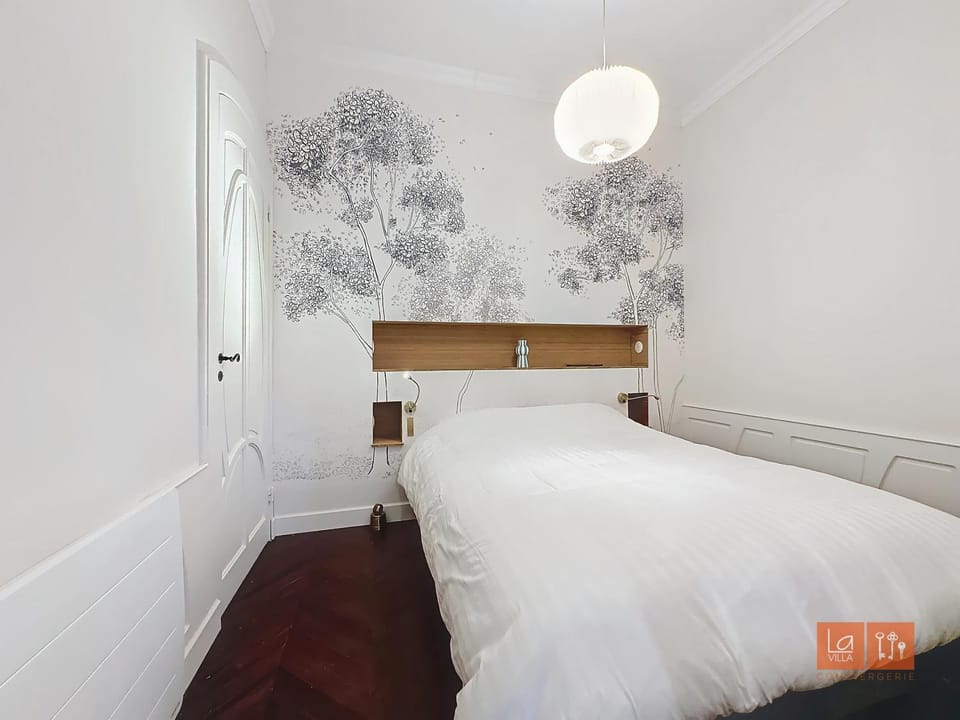 Bed, Bedroom