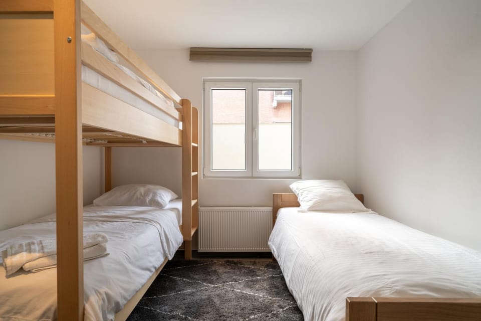 The Edgewater Suites - Cityscape Apartment in Wallonia, Belgium