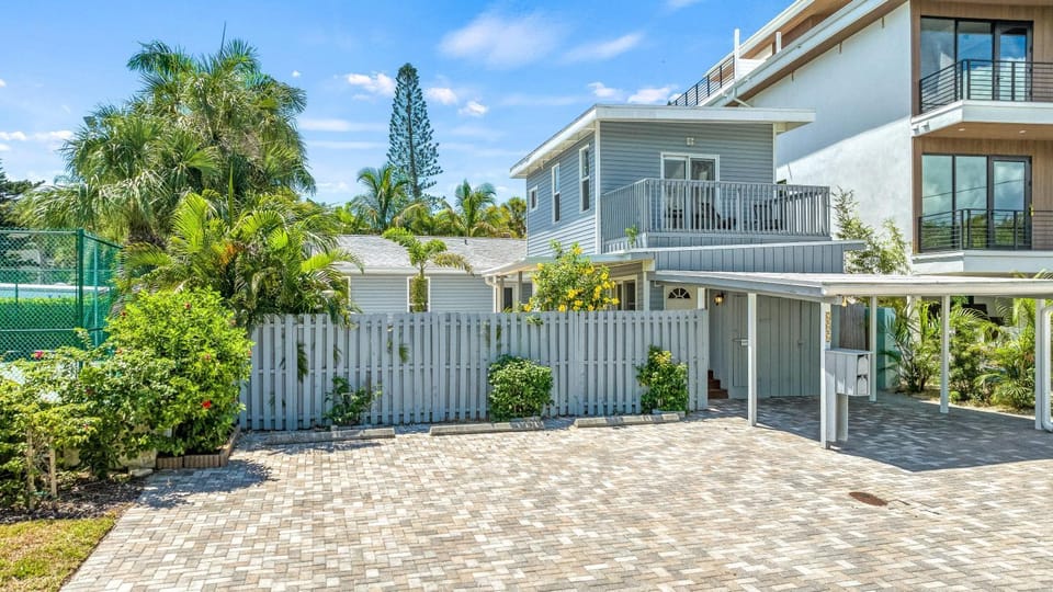 Palm Shade Cottage - 606A House in Siesta Beach