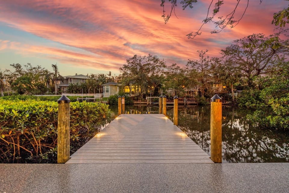 Canal Front Home in Sarasota with Private Heated Pool & Outdoor Patio! House in Sarasota