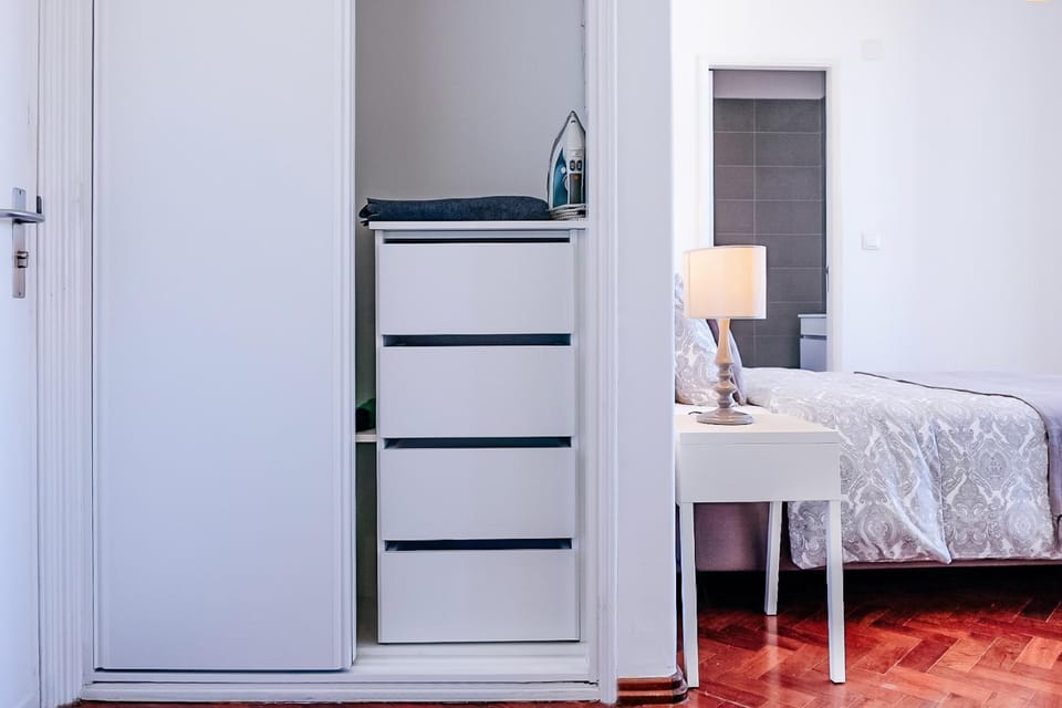 Bed, Bathroom, Bedroom, flat iron, internet, internet, storage, wardrobe