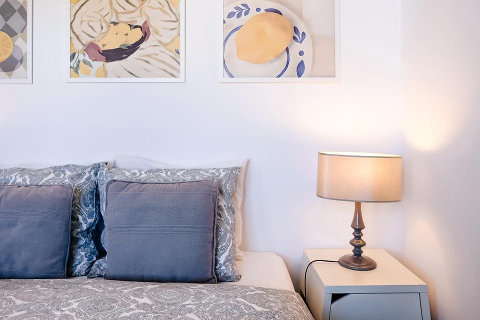 Bed, Decorative detail, Bedroom, internet, internet
