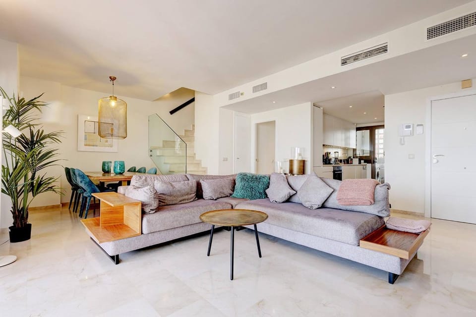 Communal lounge/ TV room, Living room