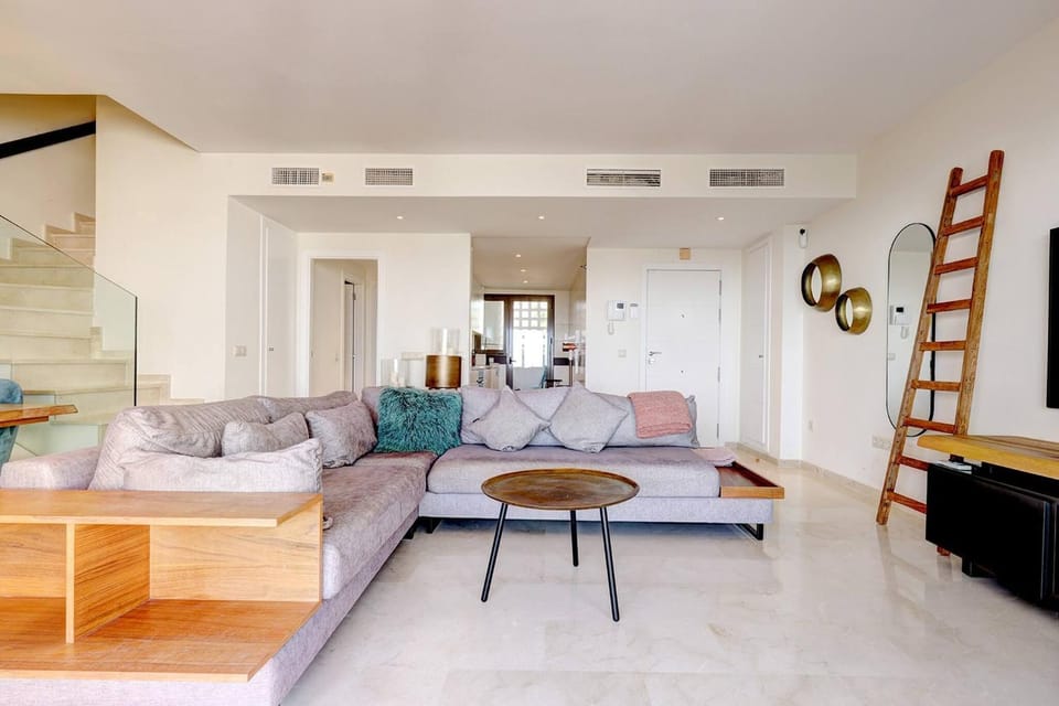 Communal lounge/ TV room, Living room
