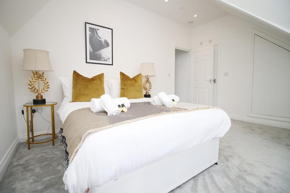 Large City Centre 3 Bed Flat with Parking Apartment in Cardiff