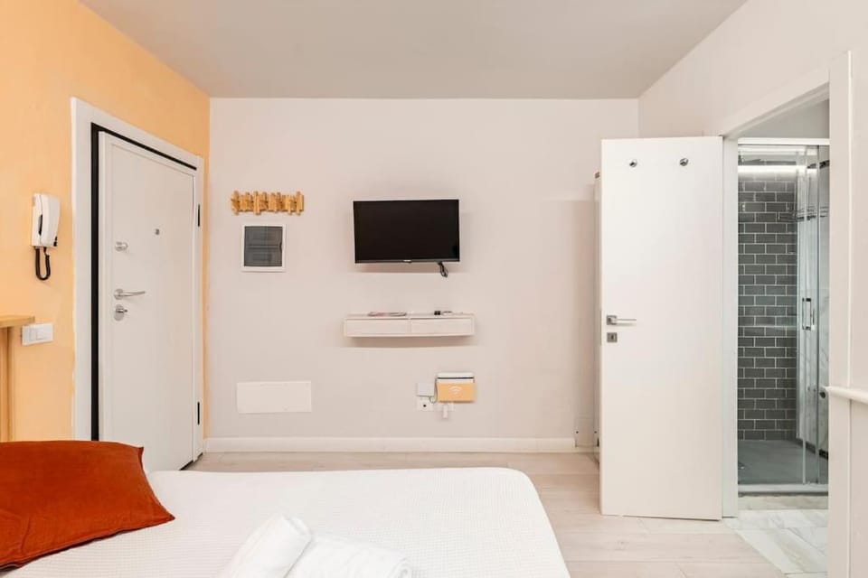 Sun Frediano Suite Apartment in Florence