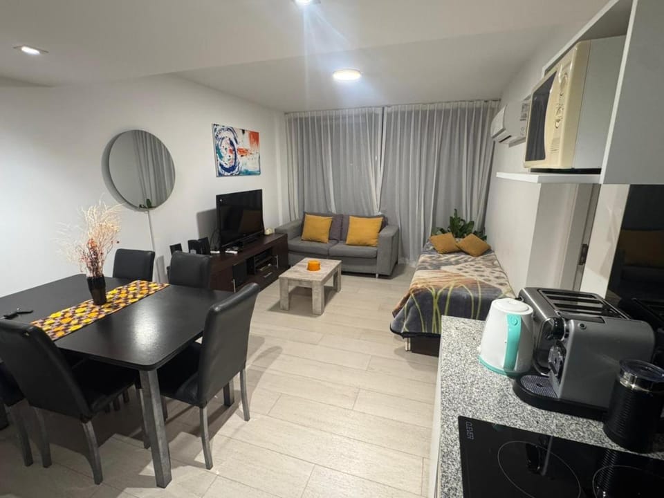 TV and multimedia, Kitchen or kitchenette, Living room