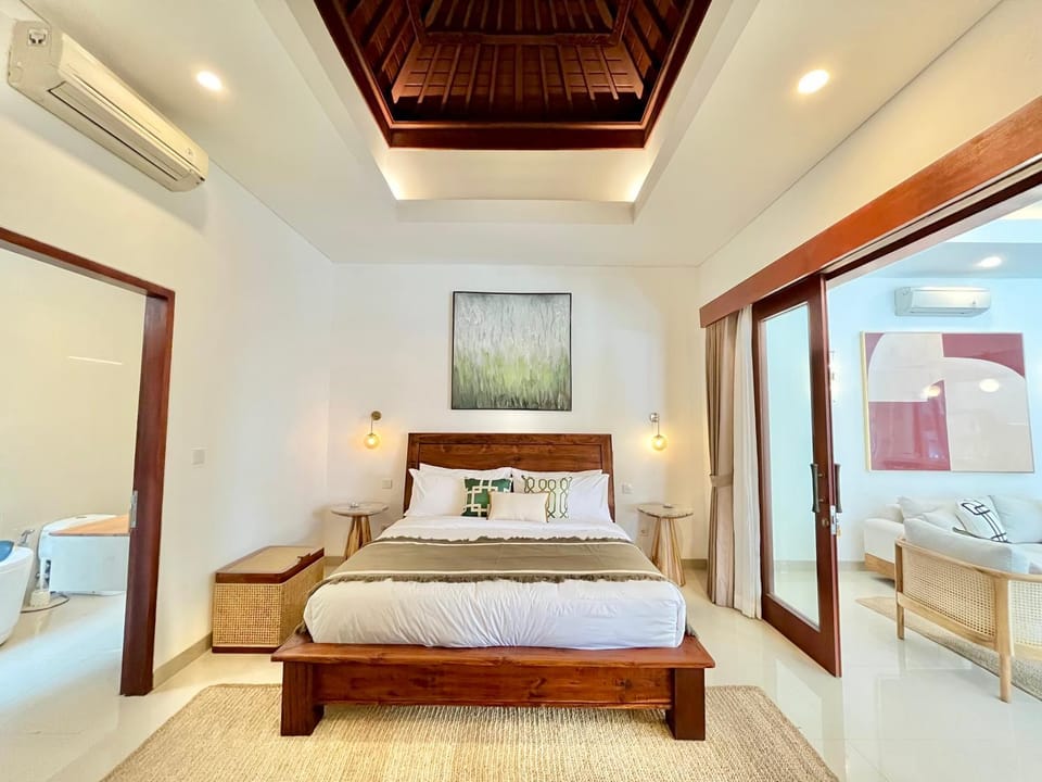 3BR Private Pool Villa in Canggu Near Finns Villa in North Kuta