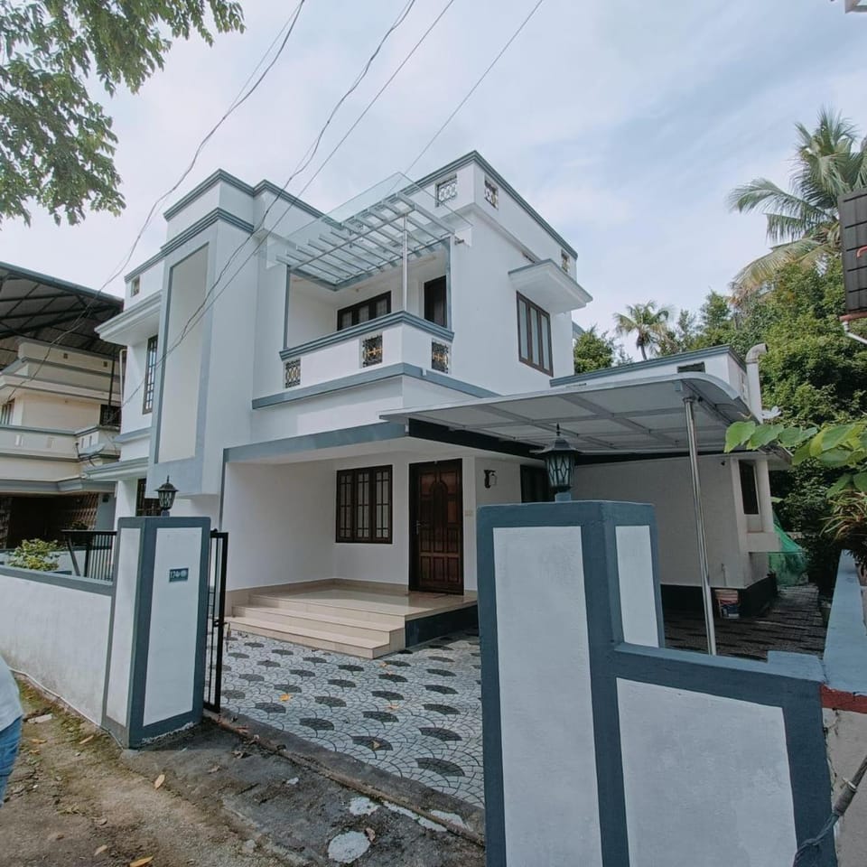 Property building, Street view
