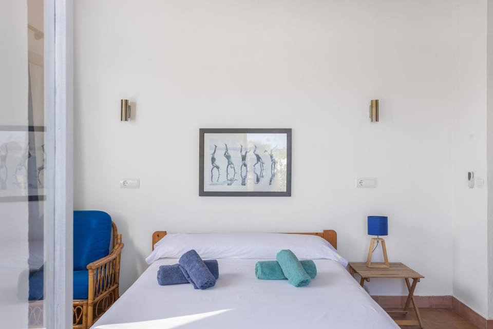 Property building, Living room, Bedroom
