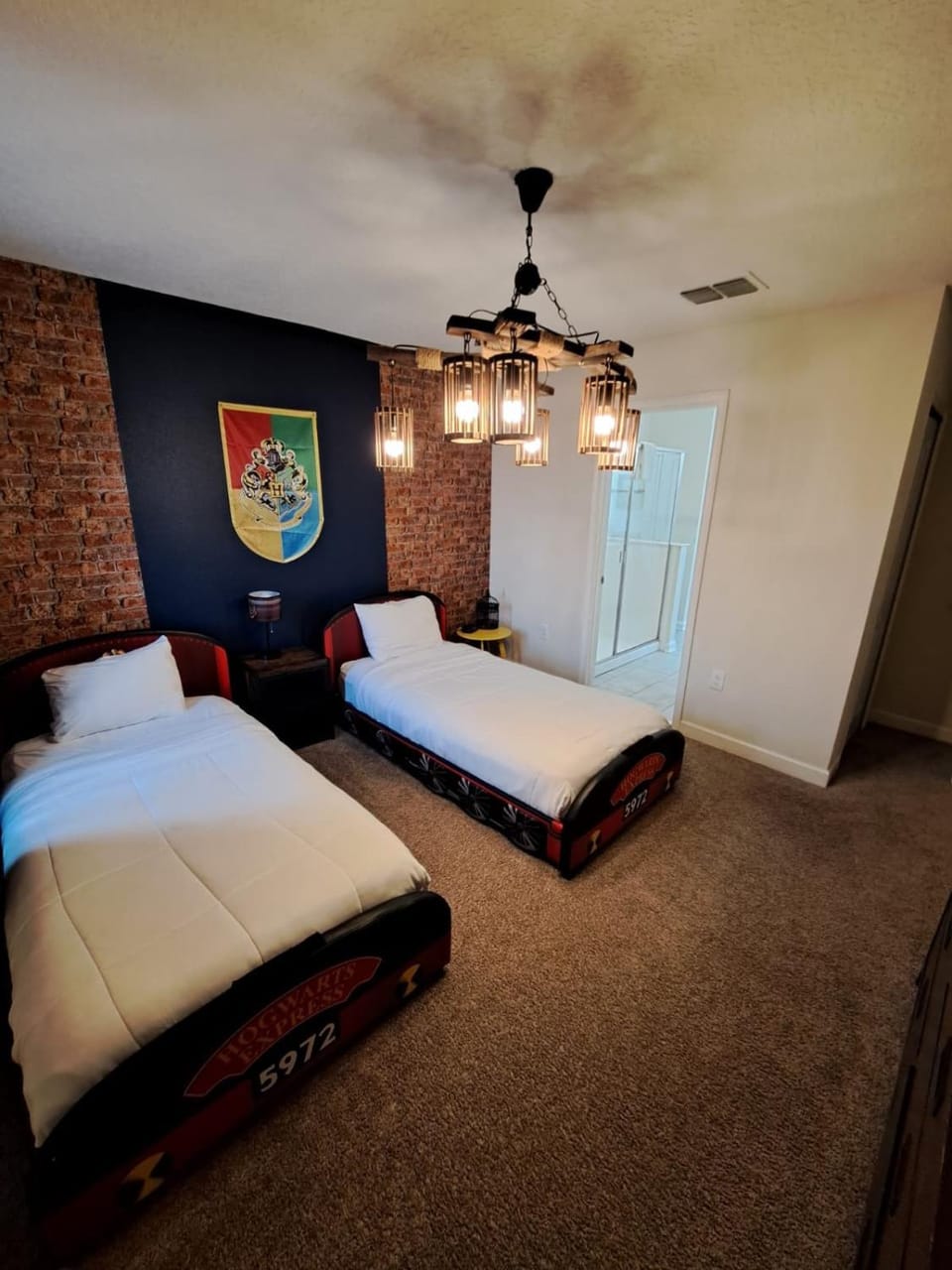 Amazing 9 bd 5 bath with pool spa 287 House in Four Corners