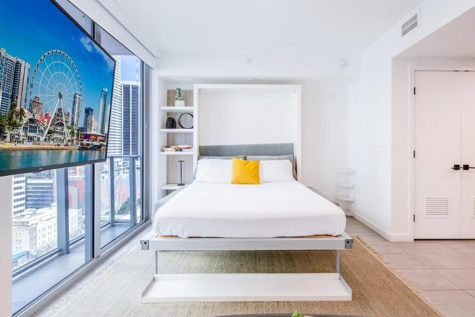 Stylish Modern Downtown Studio Free Parking Apartment in Miami