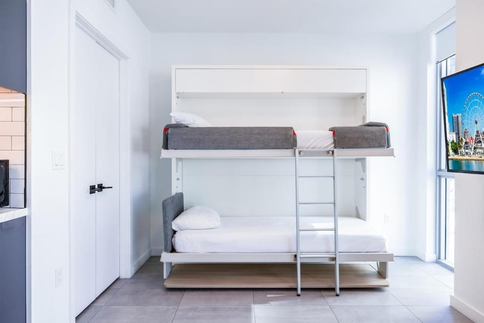 Stylish Modern Downtown Studio Free Parking Apartment in Miami