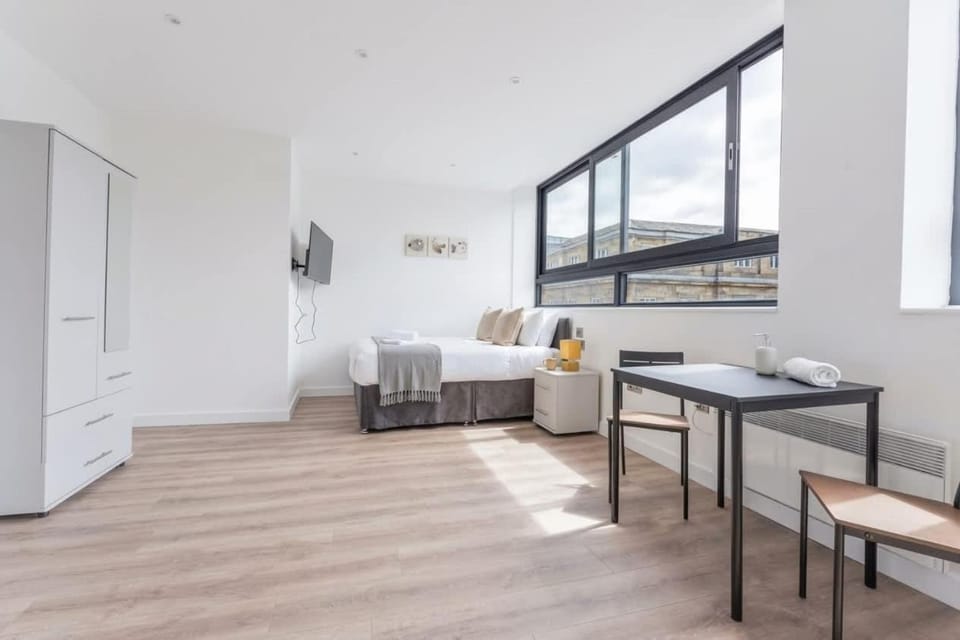Modern & Bright Central Sheffield Studio w Views Apartment in Sheffield