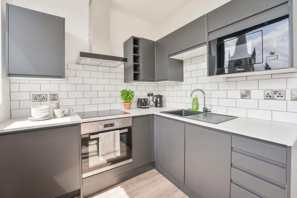 Modern & Bright Central Sheffield Studio w Views Apartment in Sheffield