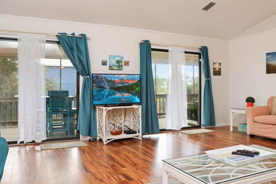 Blue Moon Cottage by Pristine Properties Vacation Rentals House in Florida
