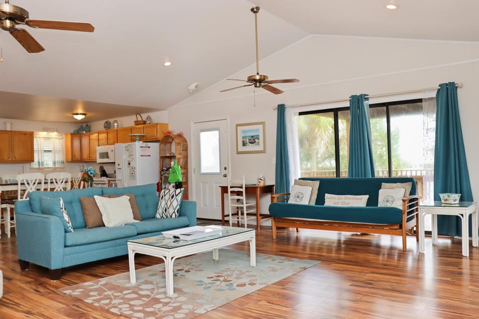 Blue Moon Cottage by Pristine Properties Vacation Rentals House in Florida
