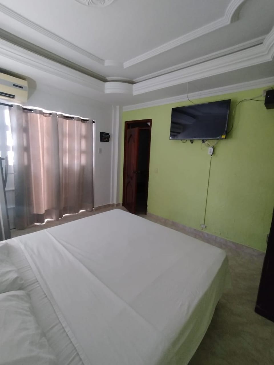 TV and multimedia, Photo of the whole room