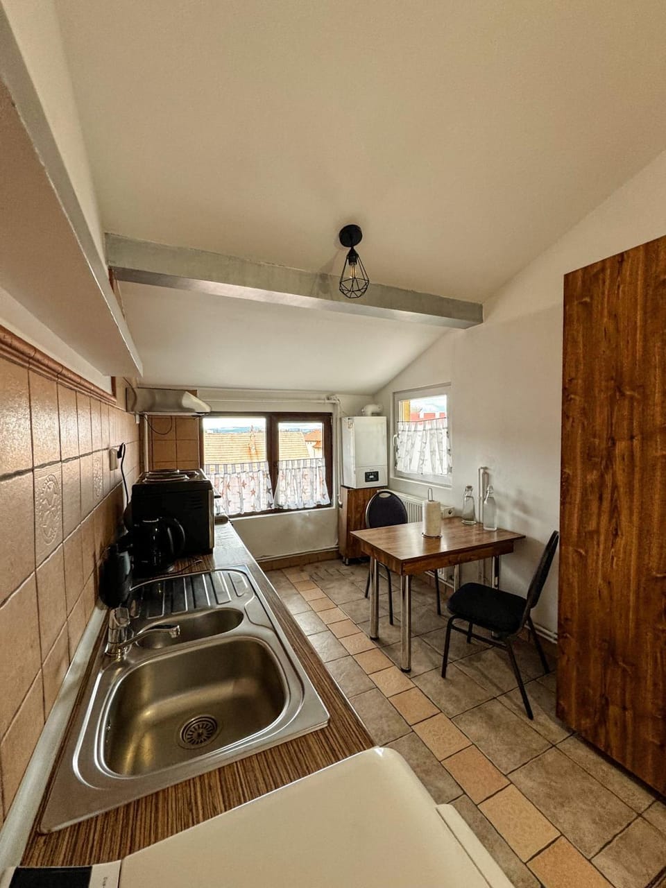 Kitchen or kitchenette, kitchen