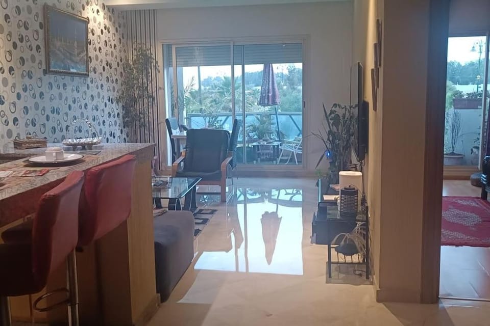 Kitchen or kitchenette, Living room