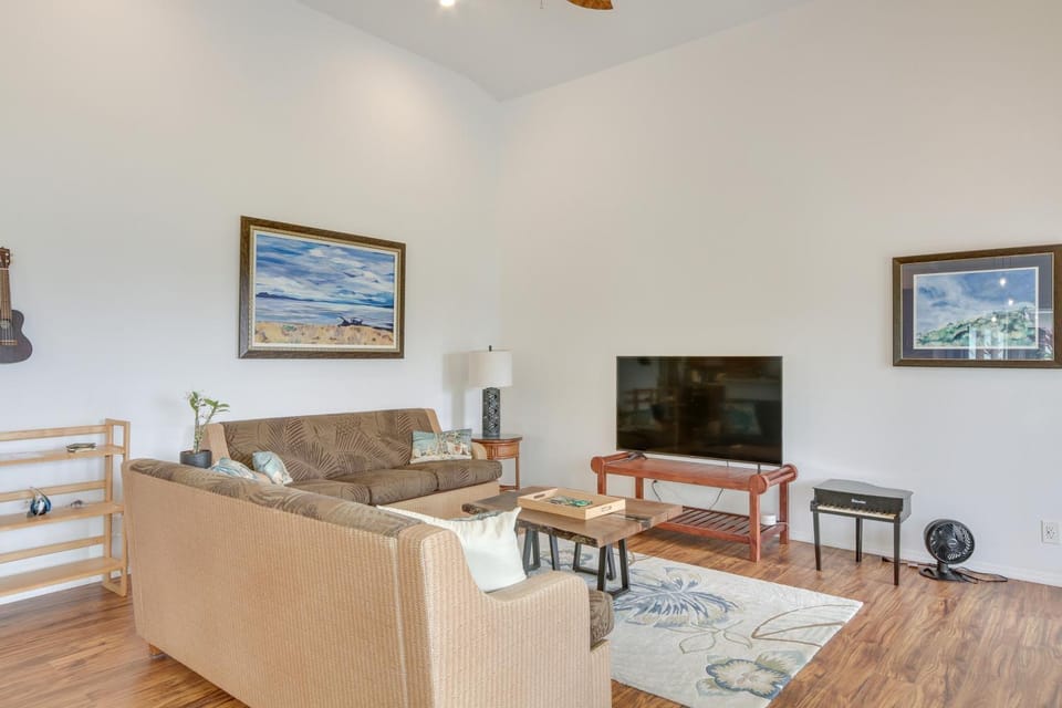 Oceanfront Home w/ Pool, Gazebo Access in Papaikou House in Papaikou