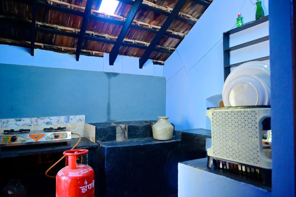 Kitchen or kitchenette, stove, kitchen
