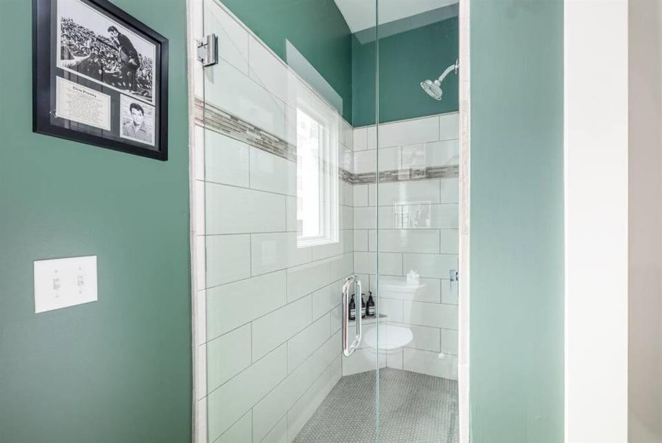 Luxury House - Heated Pool - in The Gulch - Walk Anywhere House in The Gulch