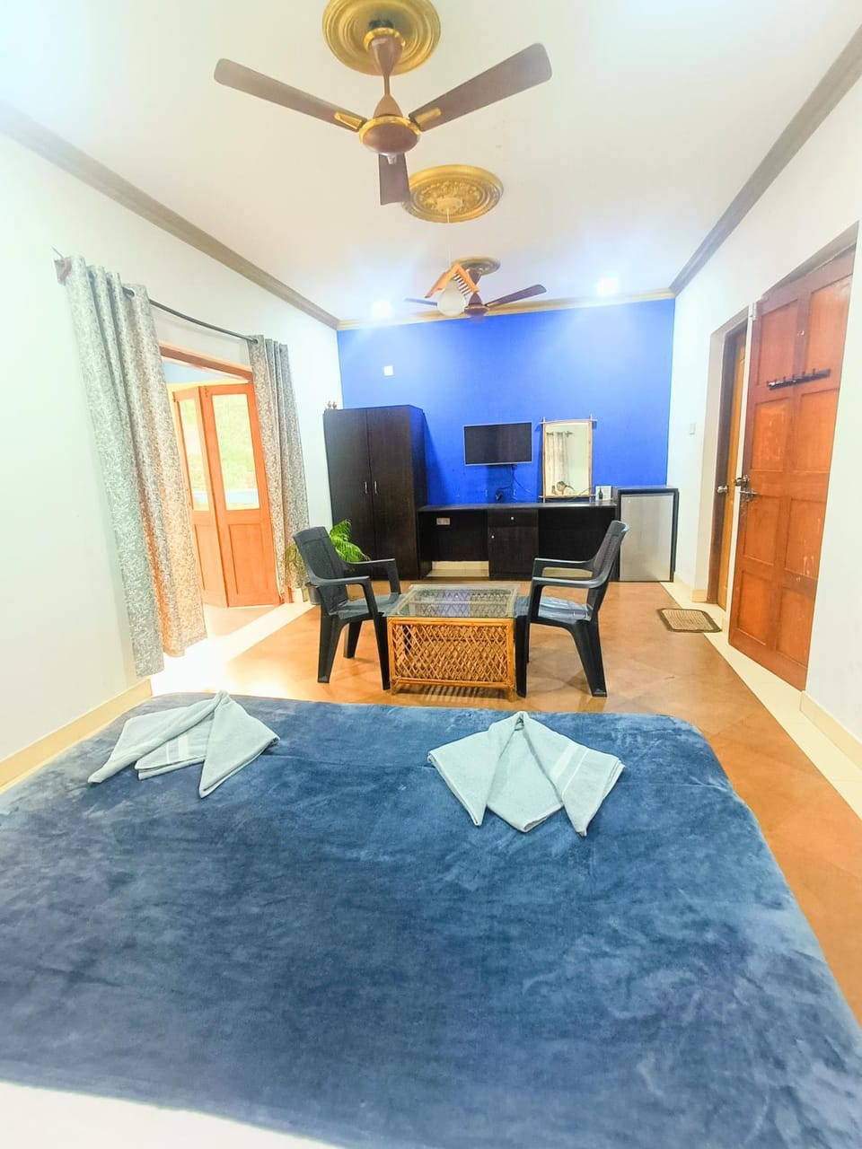 Communal lounge/ TV room, Bed, TV and multimedia, Photo of the whole room, Bedroom