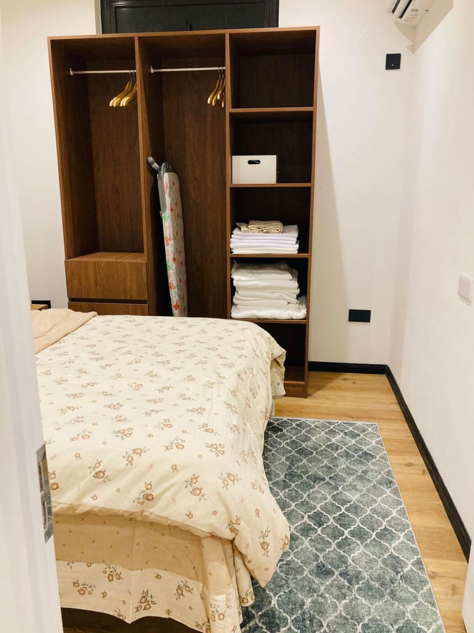 Bedroom, storage, wardrobe
