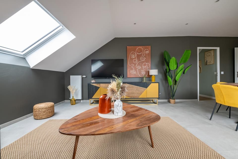 TV and multimedia, Seating area