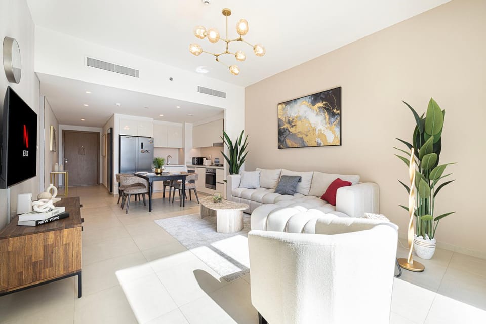 Communal lounge/ TV room, TV and multimedia, Living room, Seating area, Dining area