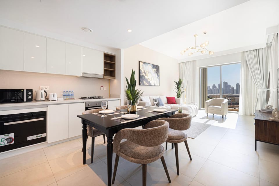 Kitchen or kitchenette, Dining area, dishwasher, oven