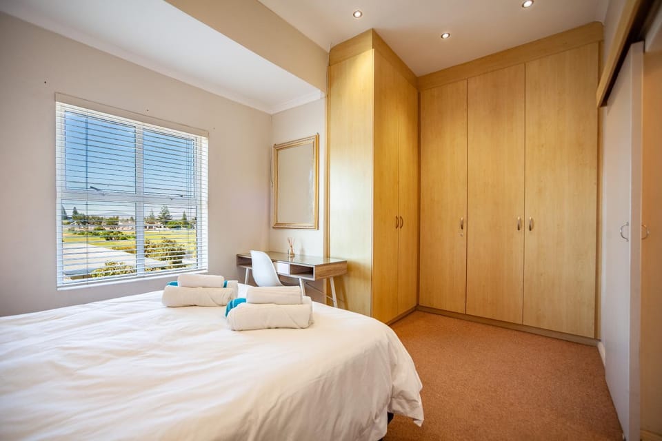 Bed, Photo of the whole room, Bedroom, towels, wardrobe