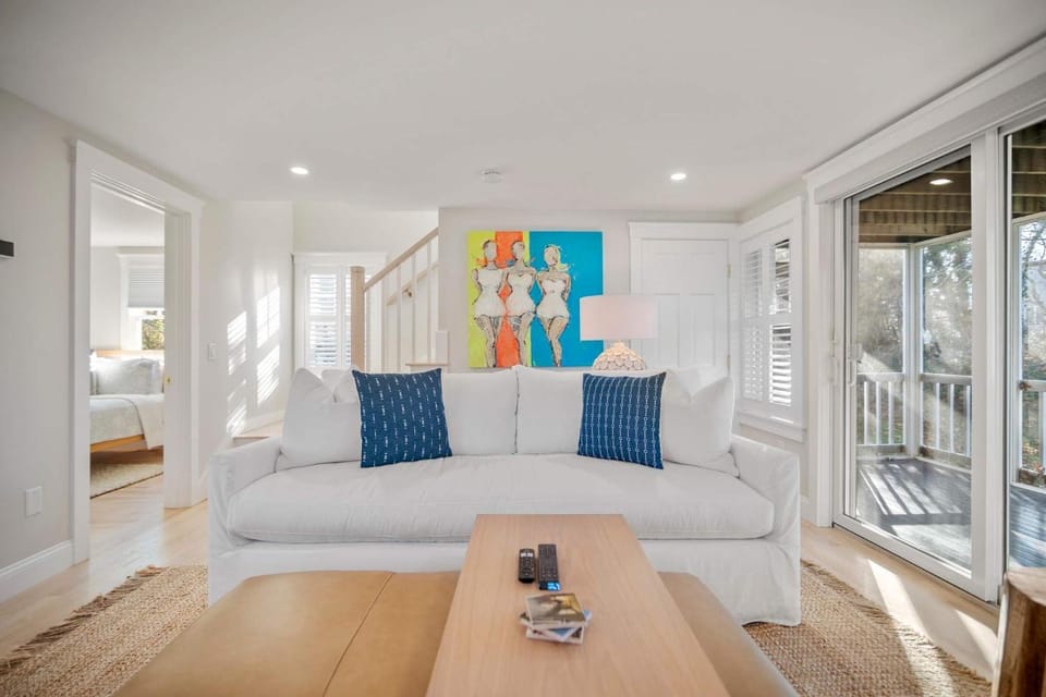 Walk to beach private patio House in North Eastham